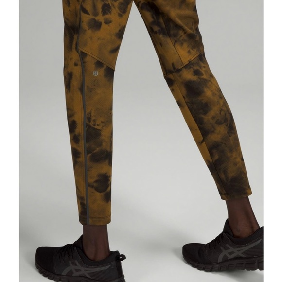 Lululemon Textured Pant - Picture 3 of 12